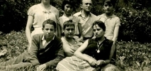 Trabajadores de la sastrería de Grandelino González en Peñacorvera, 1952